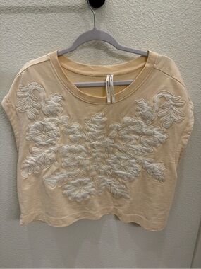 Anthropologie Cream Short-Sleeve Embroidered Floral Tee